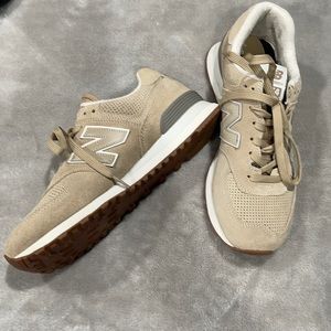 New Balance 574 tan sz 8.5